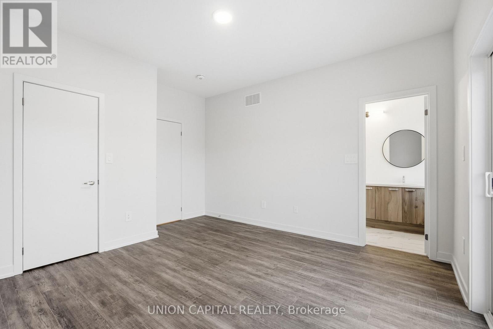 6 Robert Gilpin Lane, Richmond Hill, ON - Indoor Photo Showing Other Room