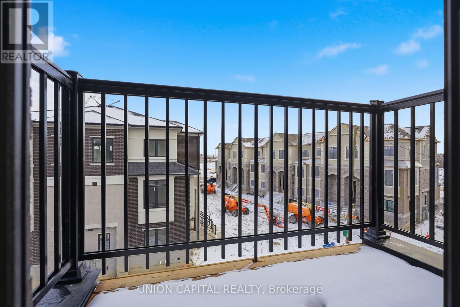 6 Robert Gilpin Lane, Richmond Hill, ON - Photo Showing Other Room