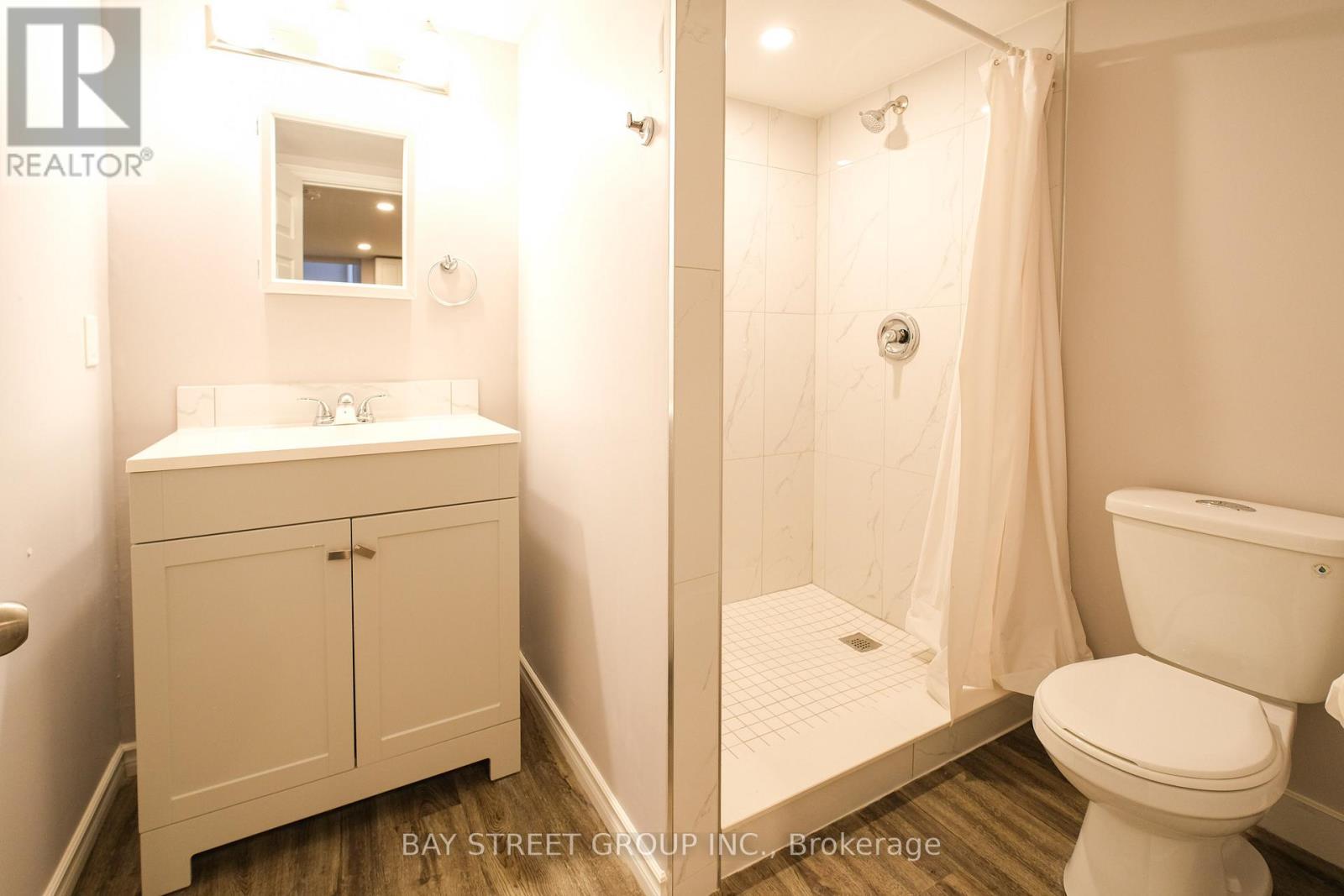 Lower Unit - 15 Old Oxford Road, St. Catharines (Vine/Linwell), ON - Indoor Photo Showing Bathroom