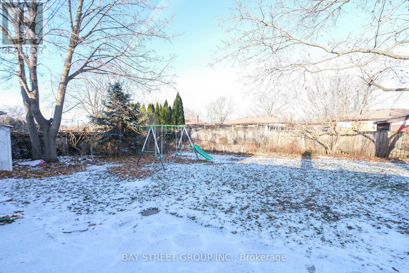 Lower Unit - 15 Old Oxford Road, St. Catharines (Vine/Linwell), ON - Outdoor