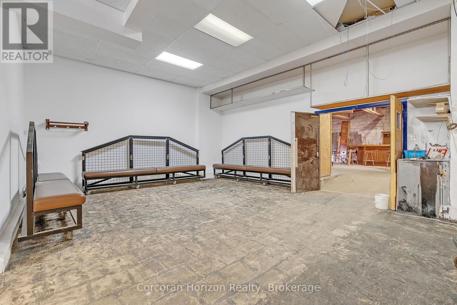 Main+Bsmt - 17 Barton Street E, Hamilton (Beasley), ON