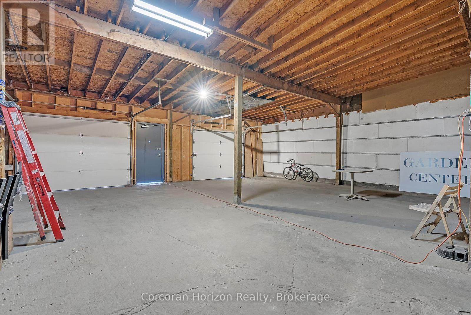 Main+Bsmt - 17 Barton Street E, Hamilton (Beasley), ON