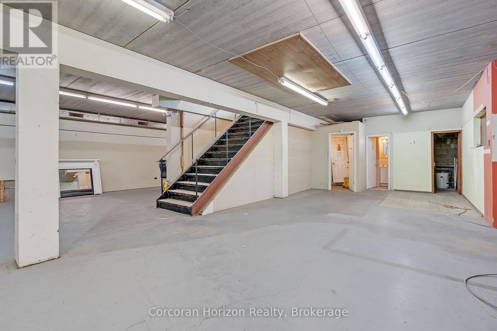 Main+Bsmt - 17 Barton Street E, Hamilton (Beasley), ON