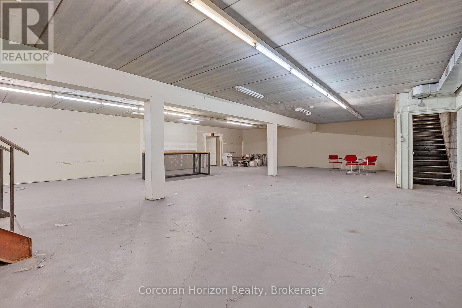 Main+Bsmt - 17 Barton Street E, Hamilton (Beasley), ON