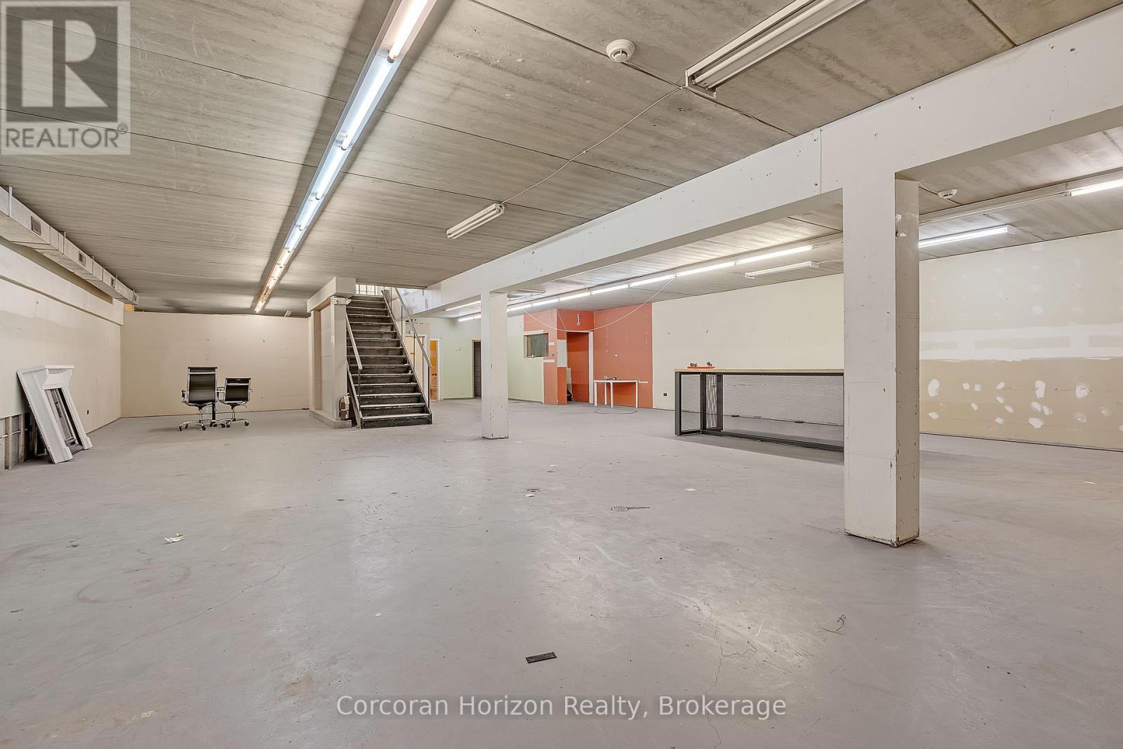 Main+Bsmt - 17 Barton Street E, Hamilton (Beasley), ON