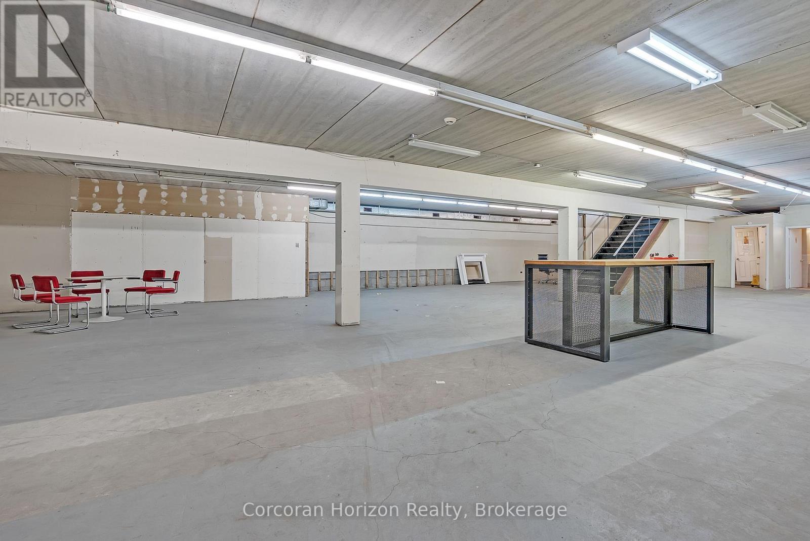 Main+Bsmt - 17 Barton Street E, Hamilton (Beasley), ON