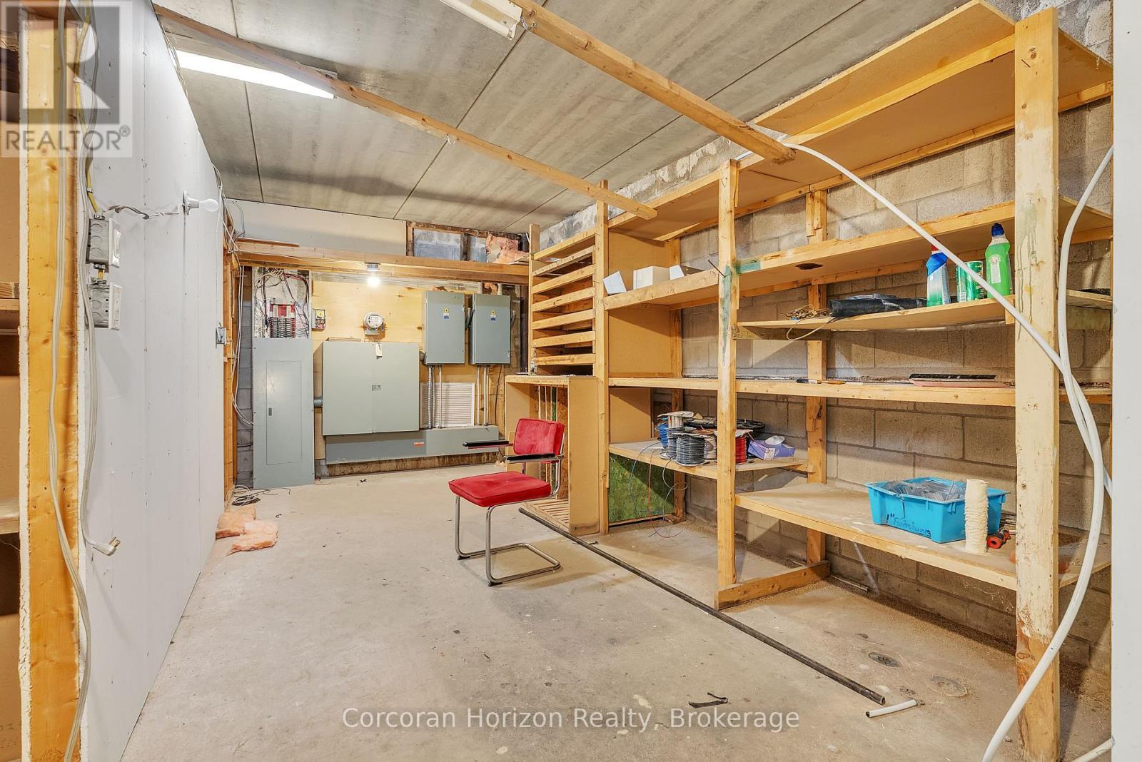 Main+Bsmt - 17 Barton Street E, Hamilton (Beasley), ON