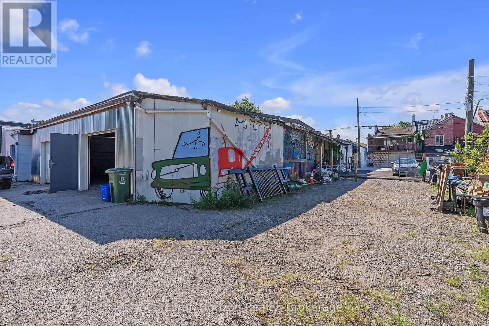 Main+Bsmt - 17 Barton Street E, Hamilton (Beasley), ON