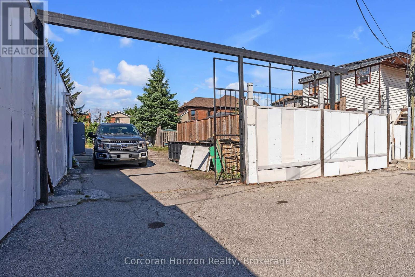 Main+Bsmt - 17 Barton Street E, Hamilton (Beasley), ON