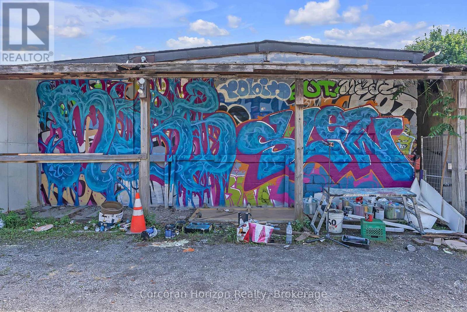 Main+Bsmt - 17 Barton Street E, Hamilton (Beasley), ON