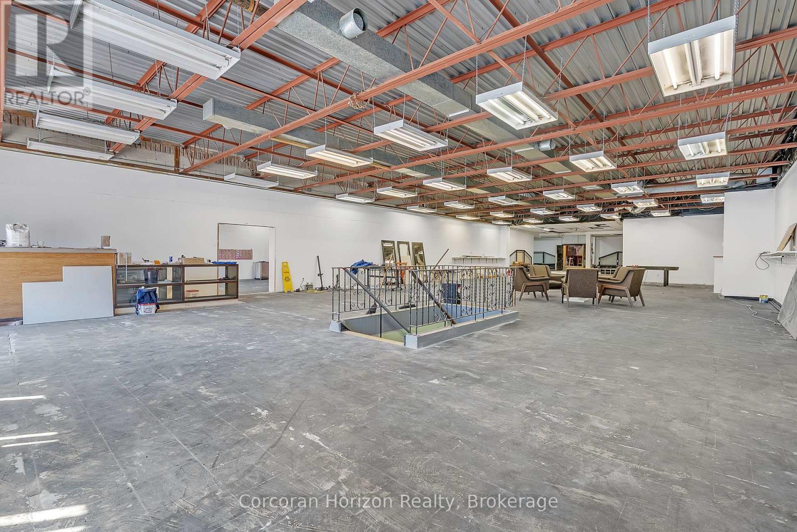 Main+Bsmt - 17 Barton Street E, Hamilton (Beasley), ON