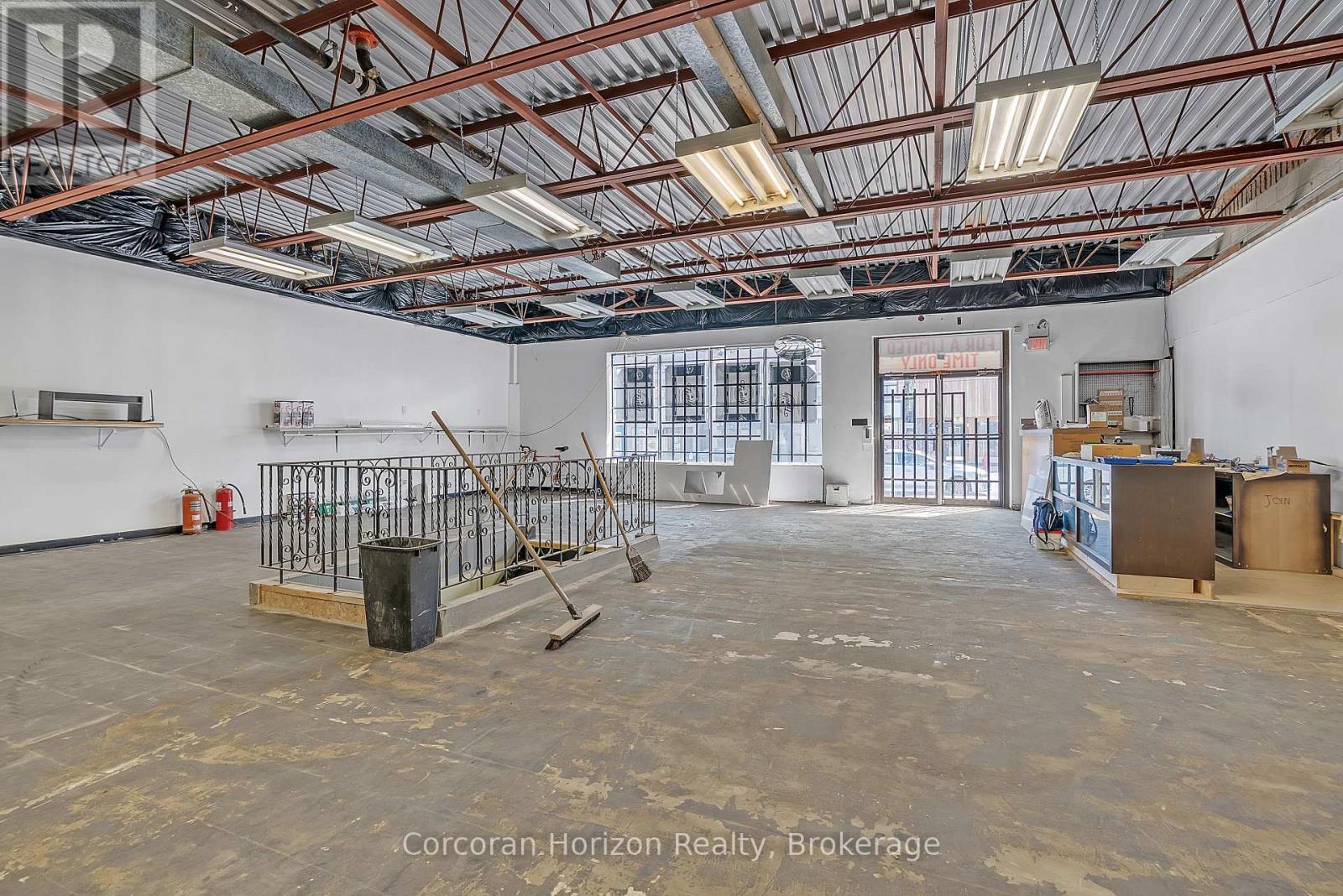 Main+Bsmt - 17 Barton Street E, Hamilton (Beasley), ON