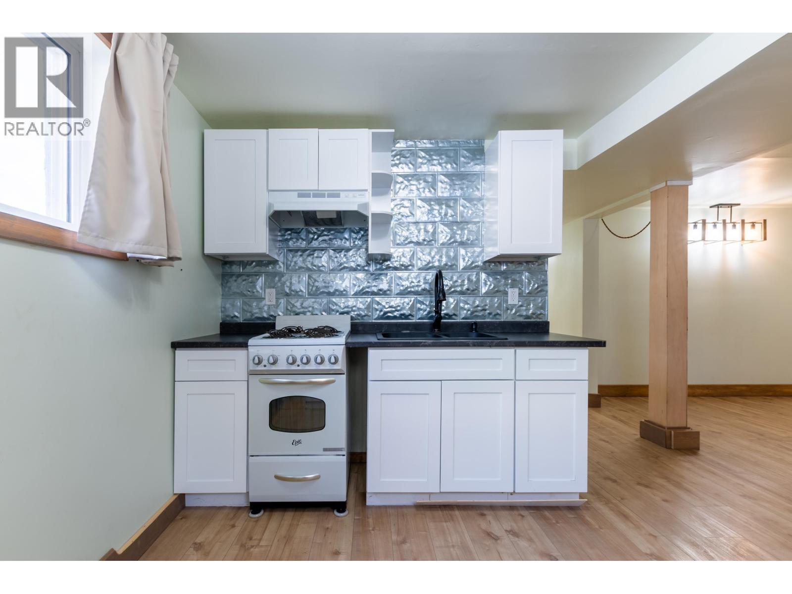 282 Irwin Street, Prince George, BC - Indoor Photo Showing Kitchen