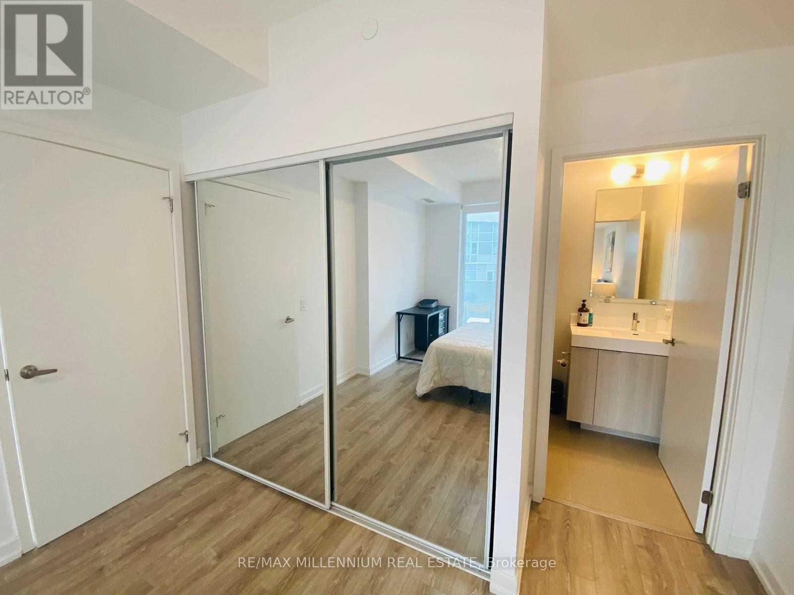 809 - 20 Tubman Avenue, Toronto, ON - Indoor