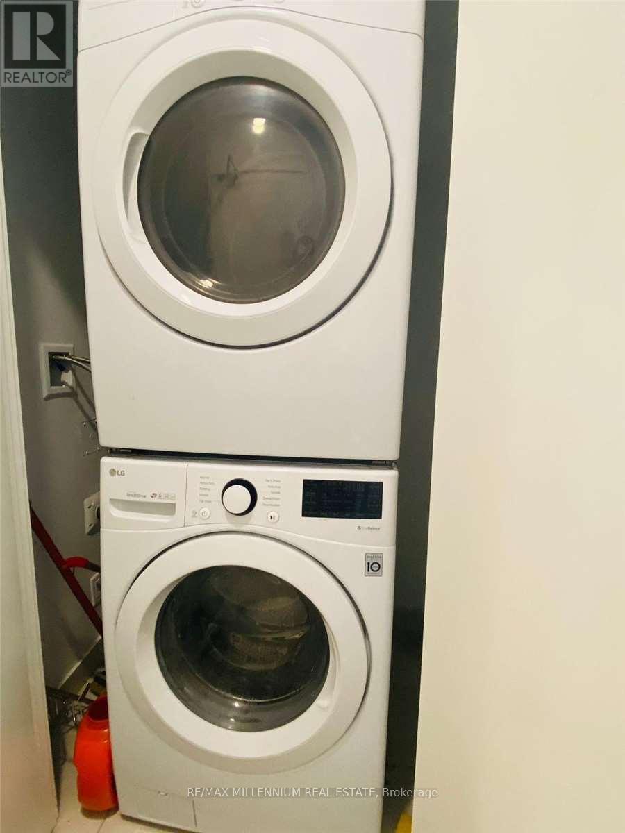 809 - 20 Tubman Avenue, Toronto, ON - Indoor Photo Showing Laundry Room