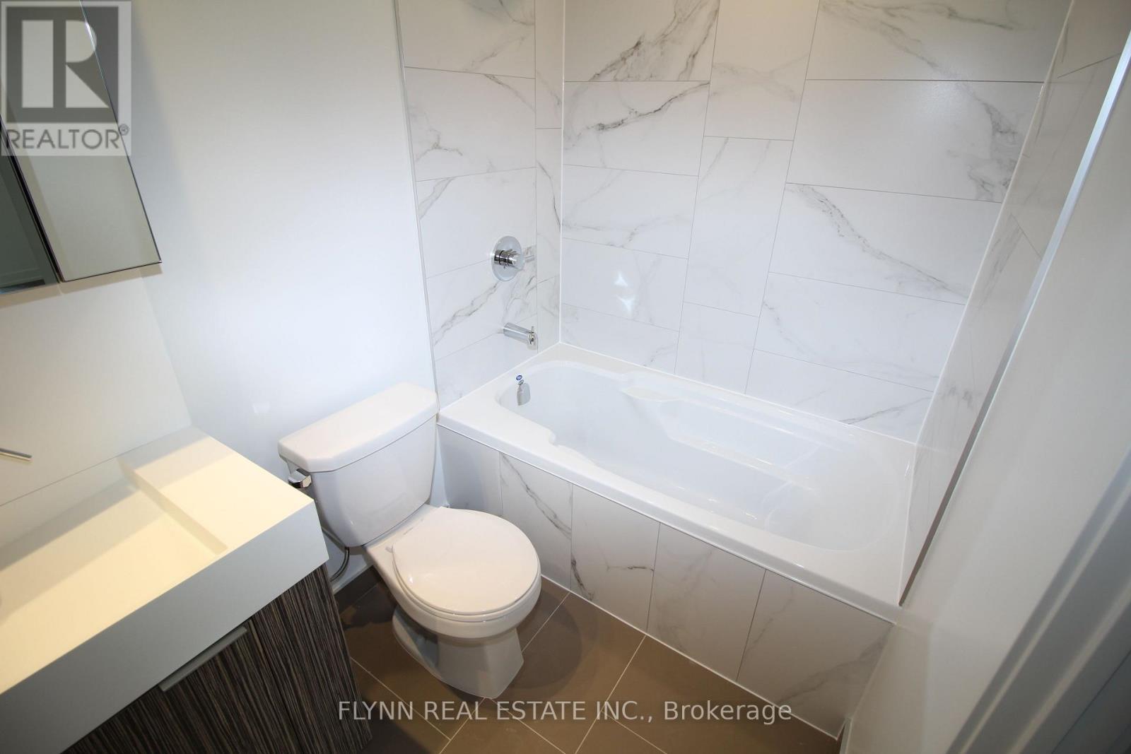 1019 - 20 Richardson Street, Toronto, ON - Indoor Photo Showing Bathroom