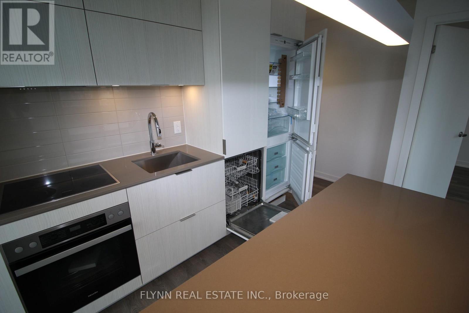 1019 - 20 Richardson Street, Toronto, ON - Indoor Photo Showing Kitchen