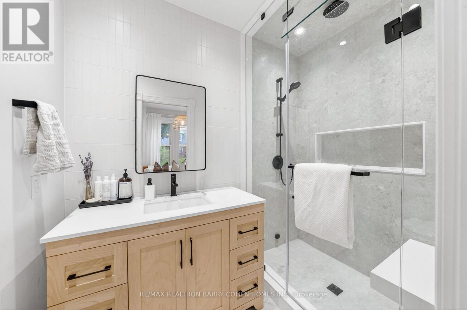 198 Macpherson Avenue, Toronto, ON - Indoor Photo Showing Bathroom