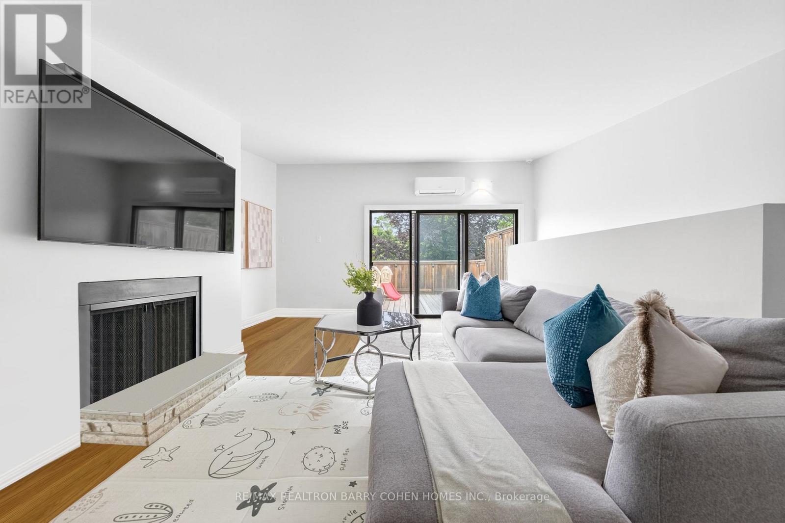 198 Macpherson Avenue, Toronto, ON - Indoor Photo Showing Living Room With Fireplace