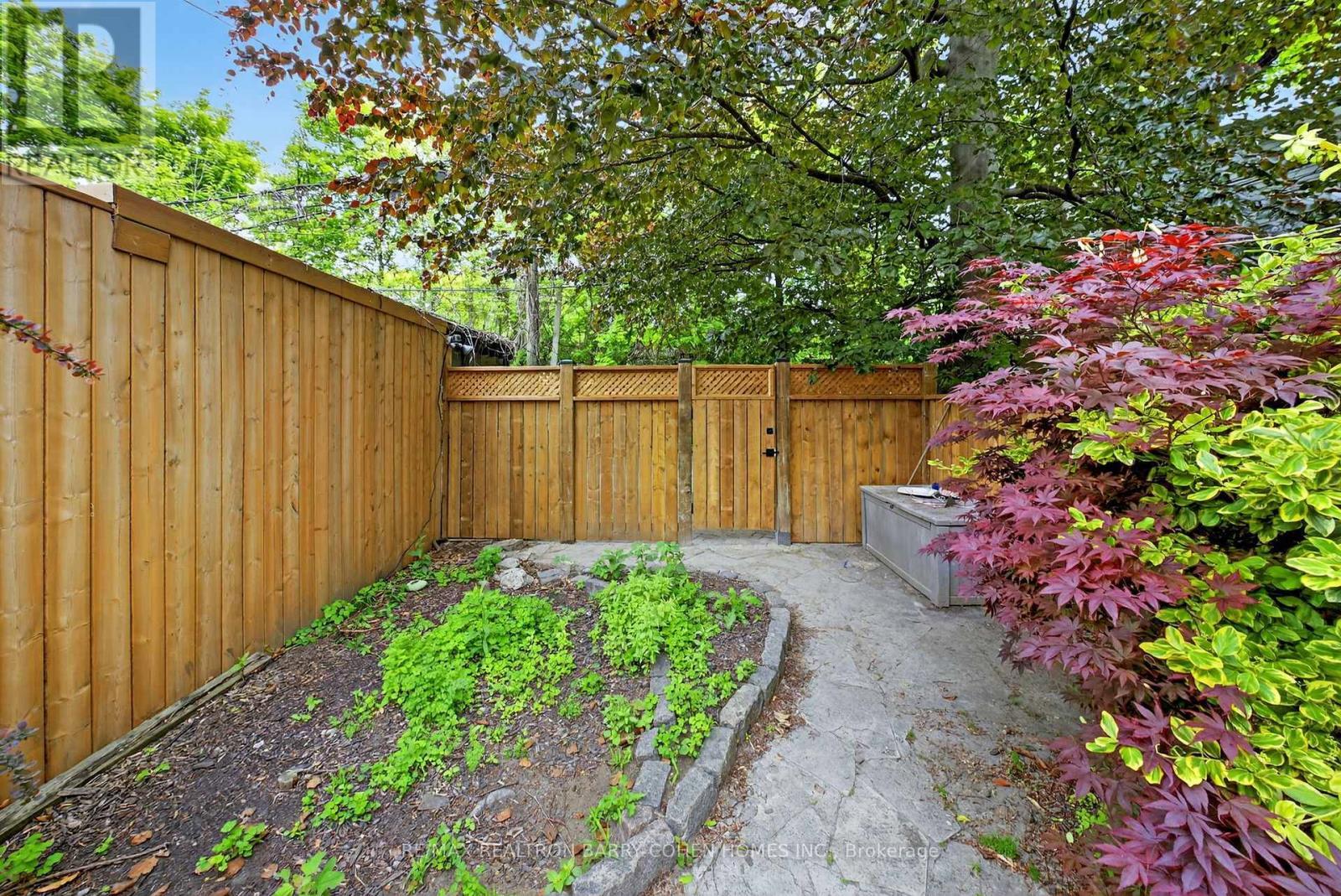 198 Macpherson Avenue, Toronto, ON - Outdoor