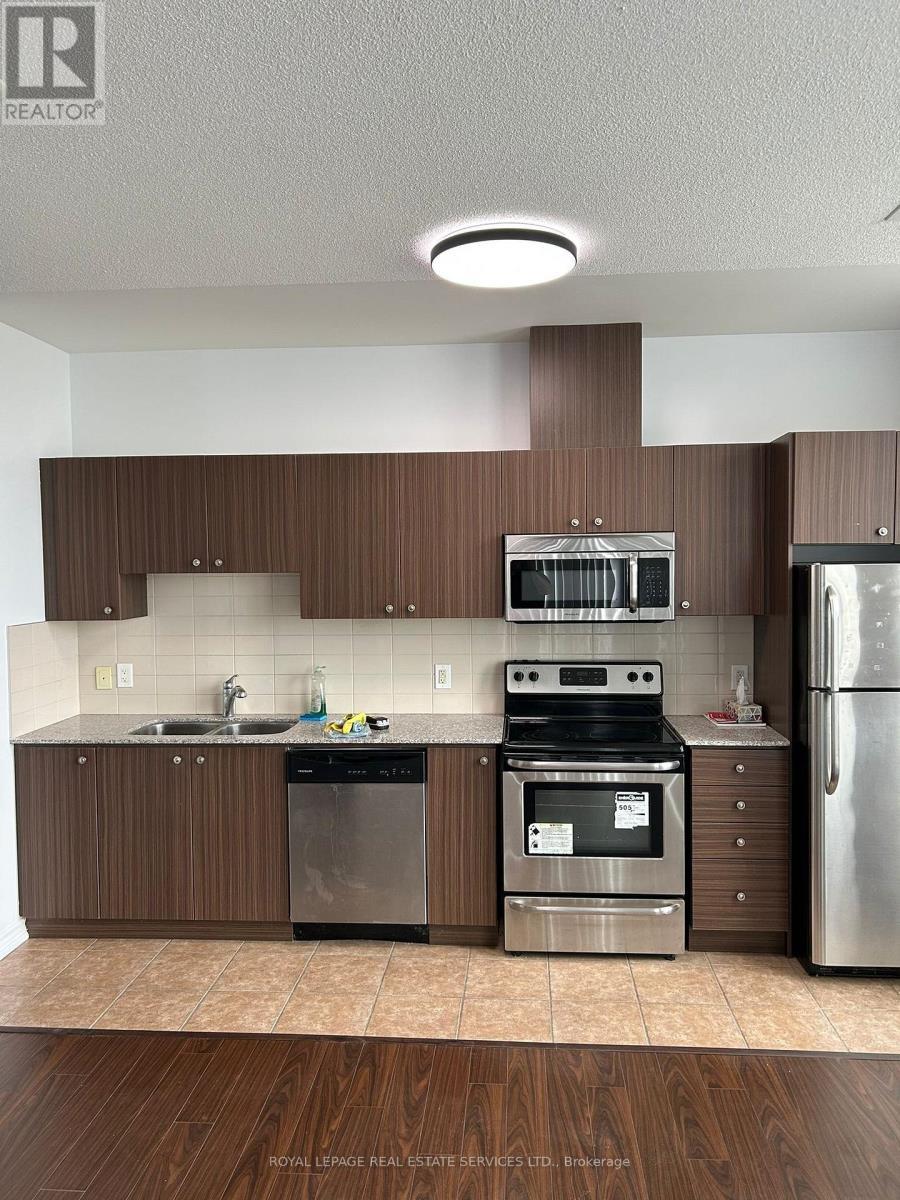 1126 - 8323 Kennedy Road, Markham, ON - Indoor Photo Showing Kitchen With Stainless Steel Kitchen With Double Sink