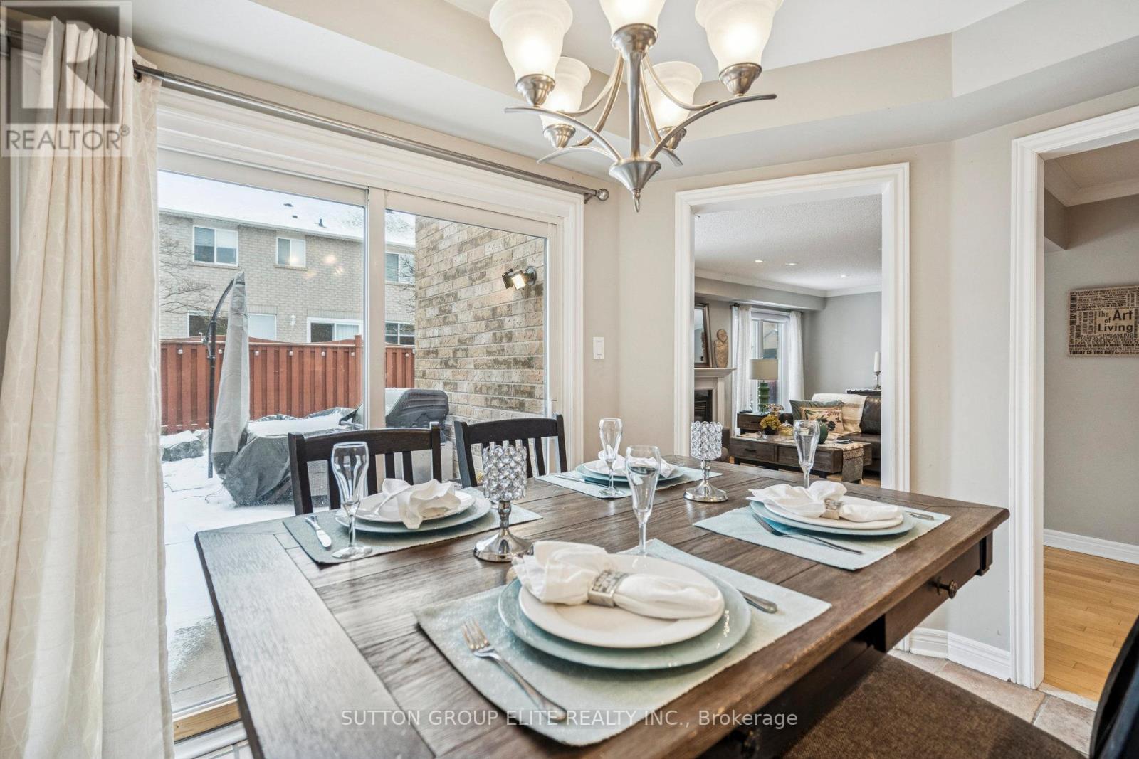 2424 Oakhaven Drive, Oakville, ON - Indoor Photo Showing Dining Room