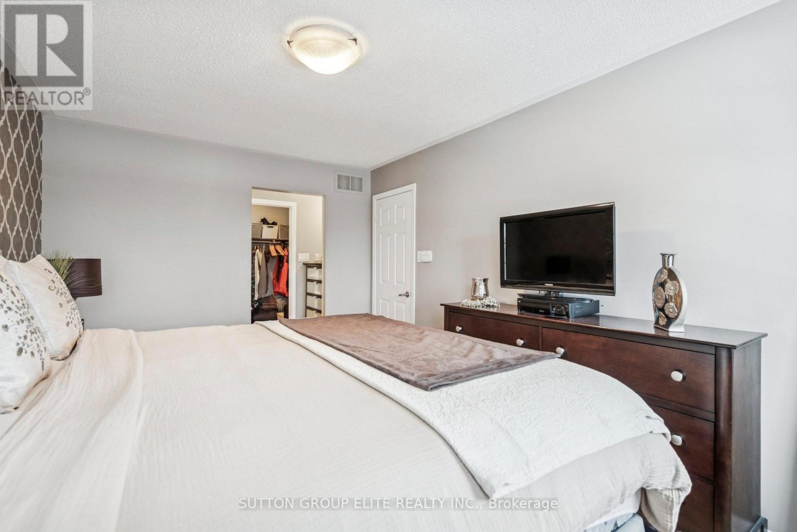 2424 Oakhaven Drive, Oakville, ON - Indoor Photo Showing Bedroom