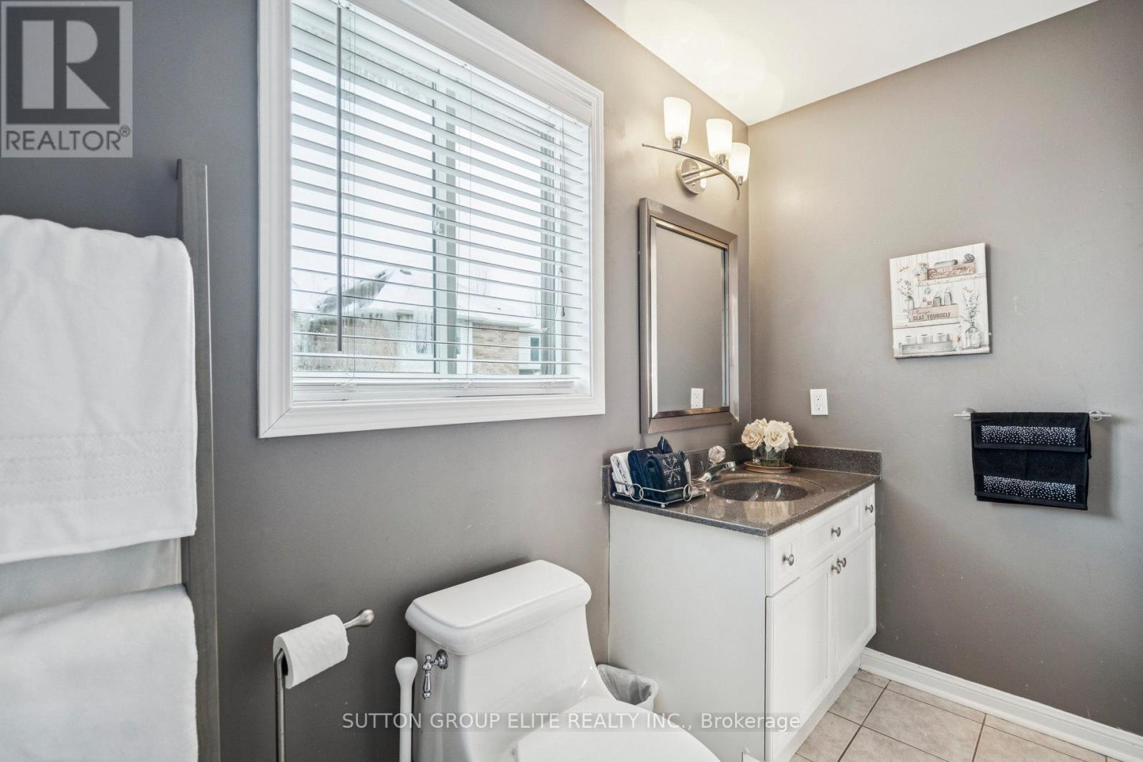 2424 Oakhaven Drive, Oakville, ON - Indoor Photo Showing Bathroom
