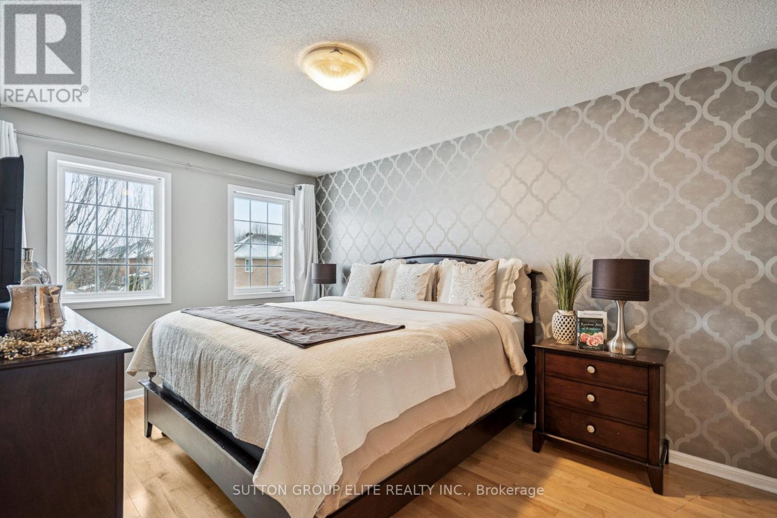 2424 Oakhaven Drive, Oakville, ON - Indoor Photo Showing Bedroom