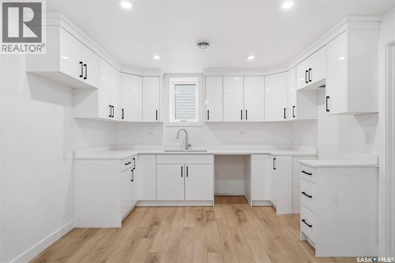 151 Sharma Lane, Saskatoon, SK - Indoor Photo Showing Kitchen