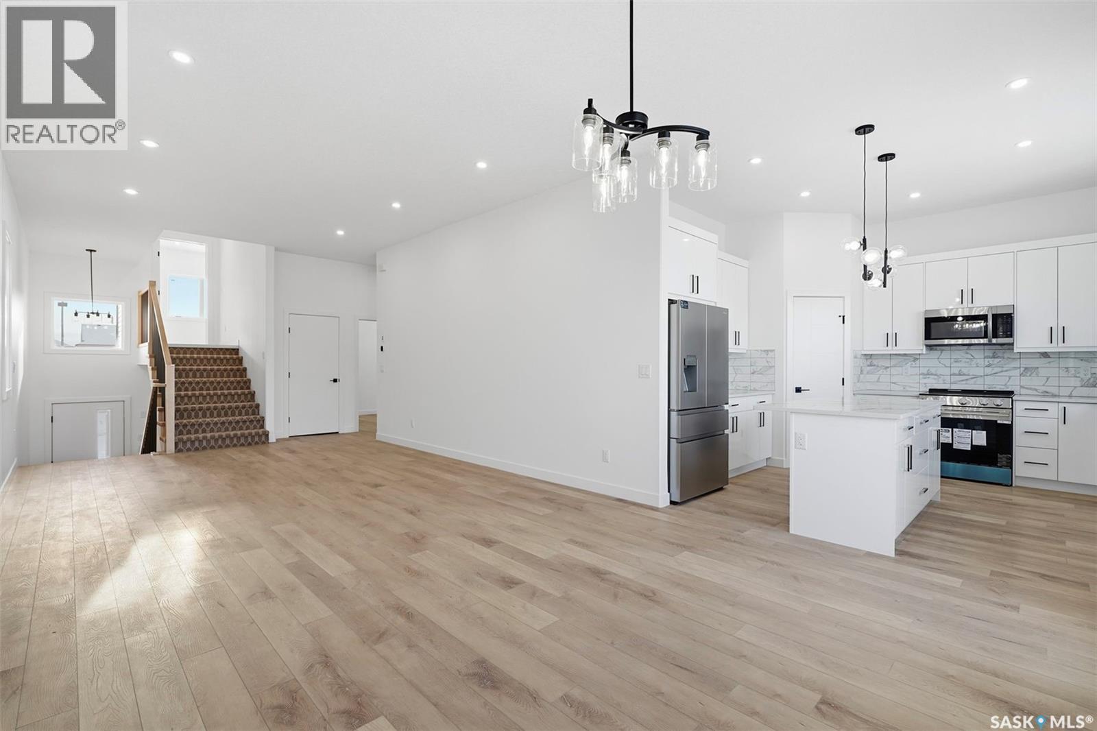 151 Sharma Lane, Saskatoon, SK - Indoor Photo Showing Kitchen With Upgraded Kitchen