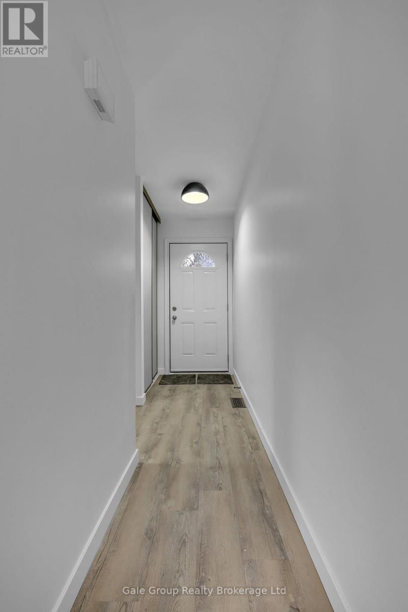 6 - 125 Bay Street, Woodstock (Woodstock - South), ON - Indoor Photo Showing Other Room