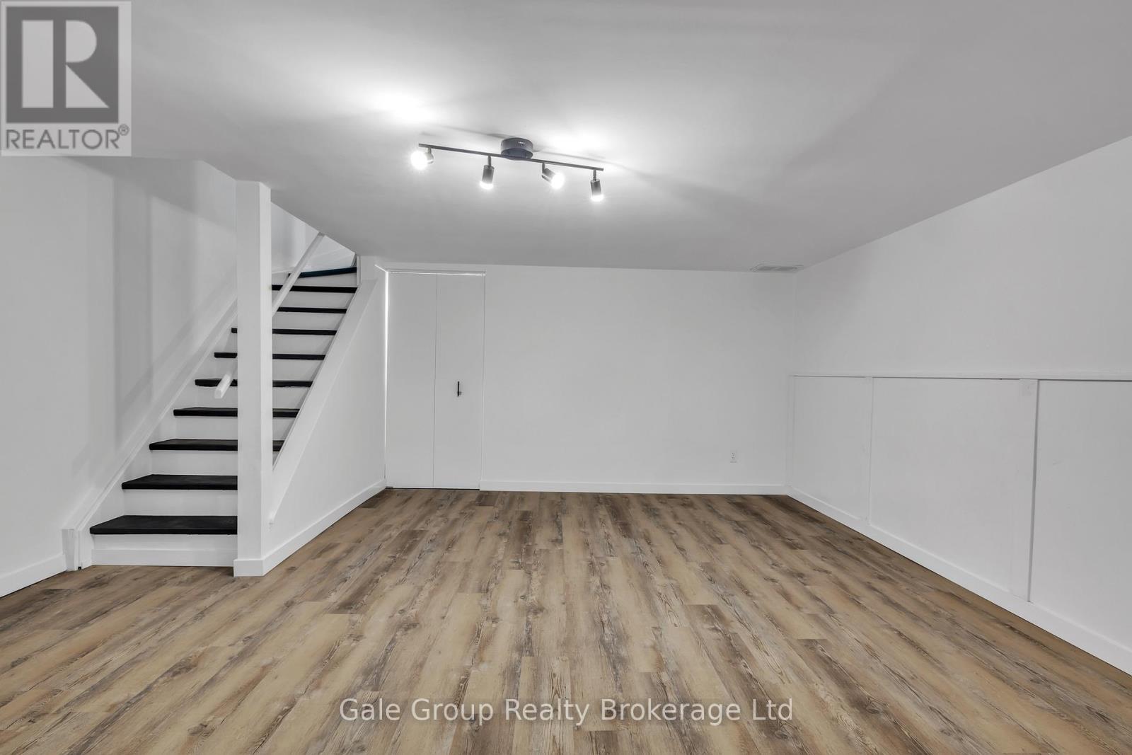 6 - 125 Bay Street, Woodstock (Woodstock - South), ON - Indoor Photo Showing Other Room