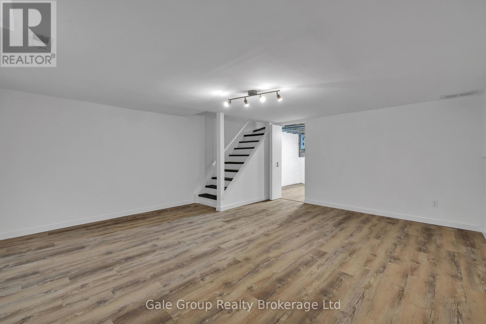 6 - 125 Bay Street, Woodstock (Woodstock - South), ON - Indoor Photo Showing Other Room