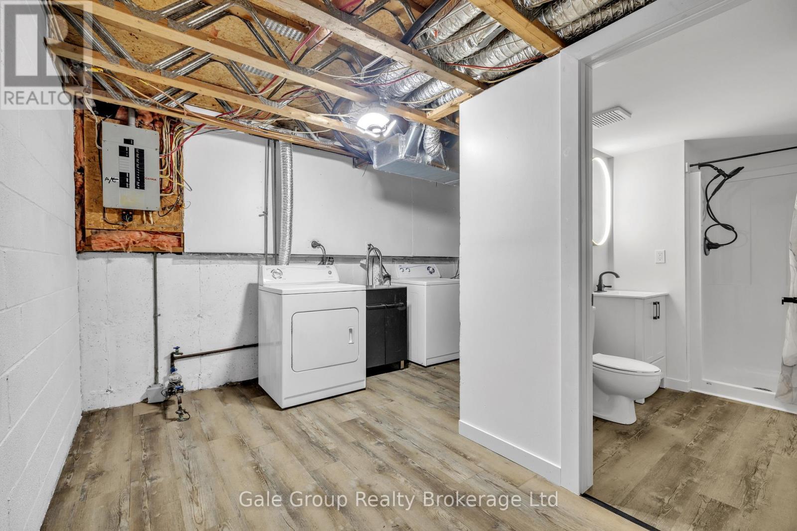 6 - 125 Bay Street, Woodstock (Woodstock - South), ON - Indoor Photo Showing Laundry Room