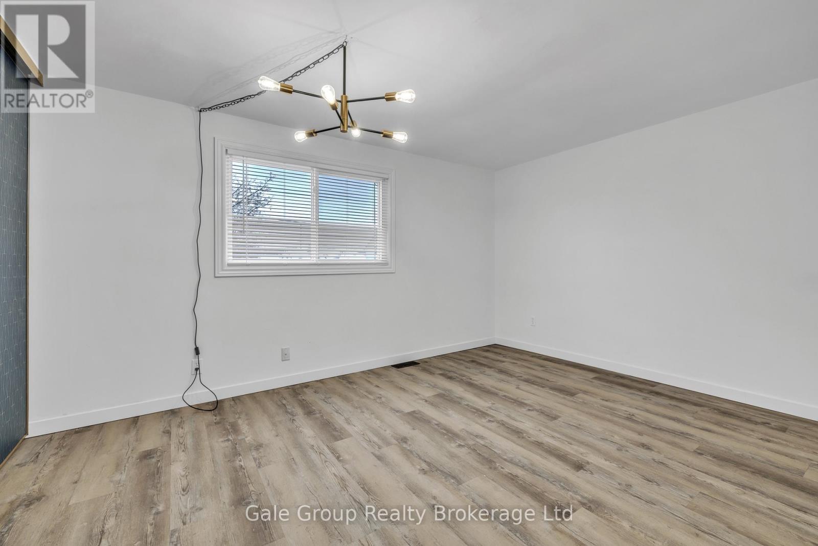 6 - 125 Bay Street, Woodstock (Woodstock - South), ON - Indoor Photo Showing Other Room