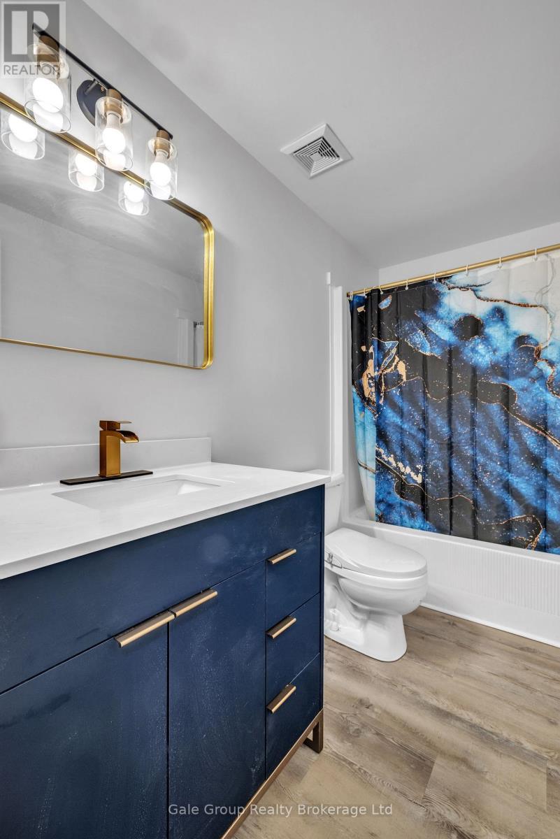 6 - 125 Bay Street, Woodstock (Woodstock - South), ON - Indoor Photo Showing Bathroom