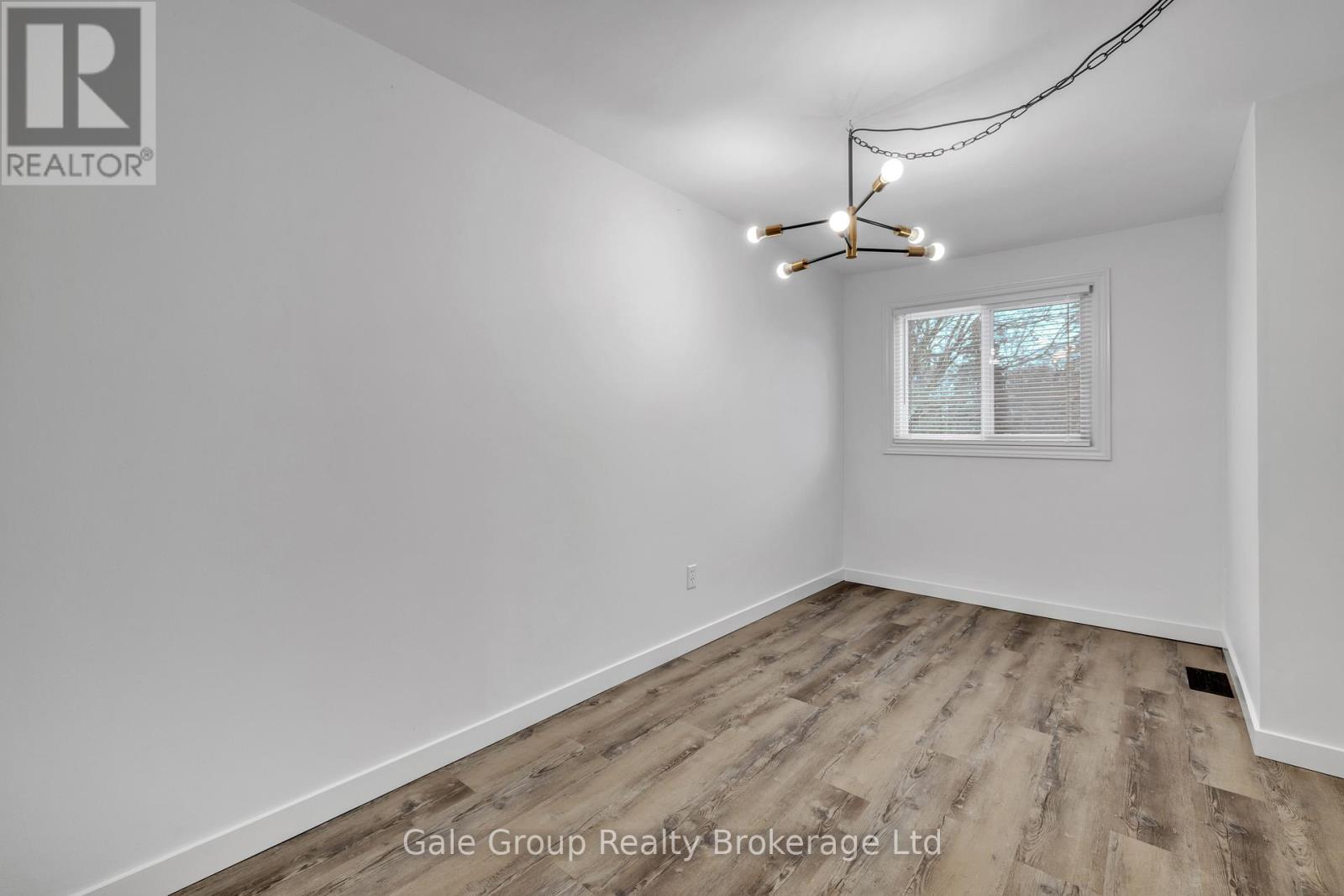 6 - 125 Bay Street, Woodstock (Woodstock - South), ON - Indoor Photo Showing Other Room