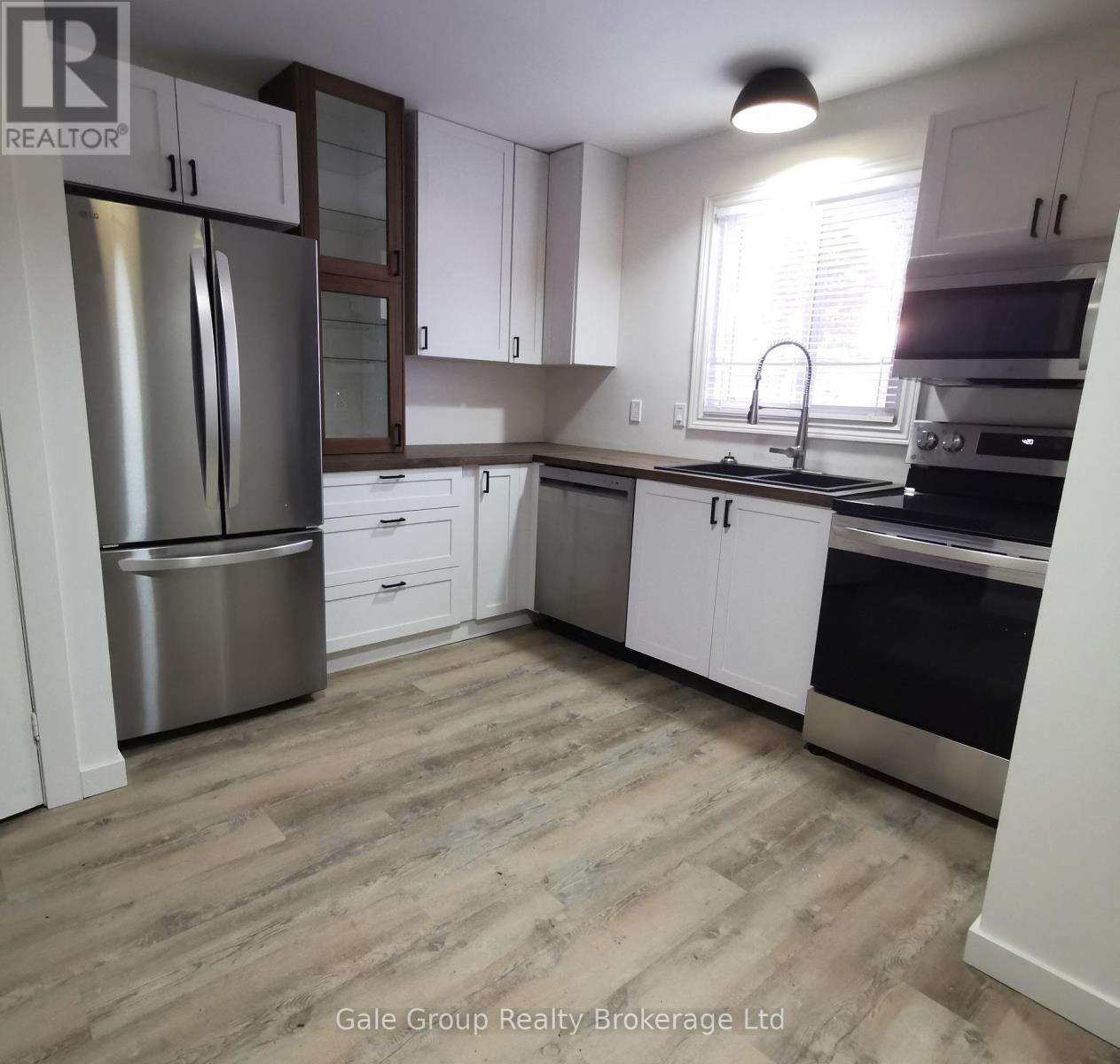 6 - 125 Bay Street, Woodstock (Woodstock - South), ON - Indoor Photo Showing Kitchen