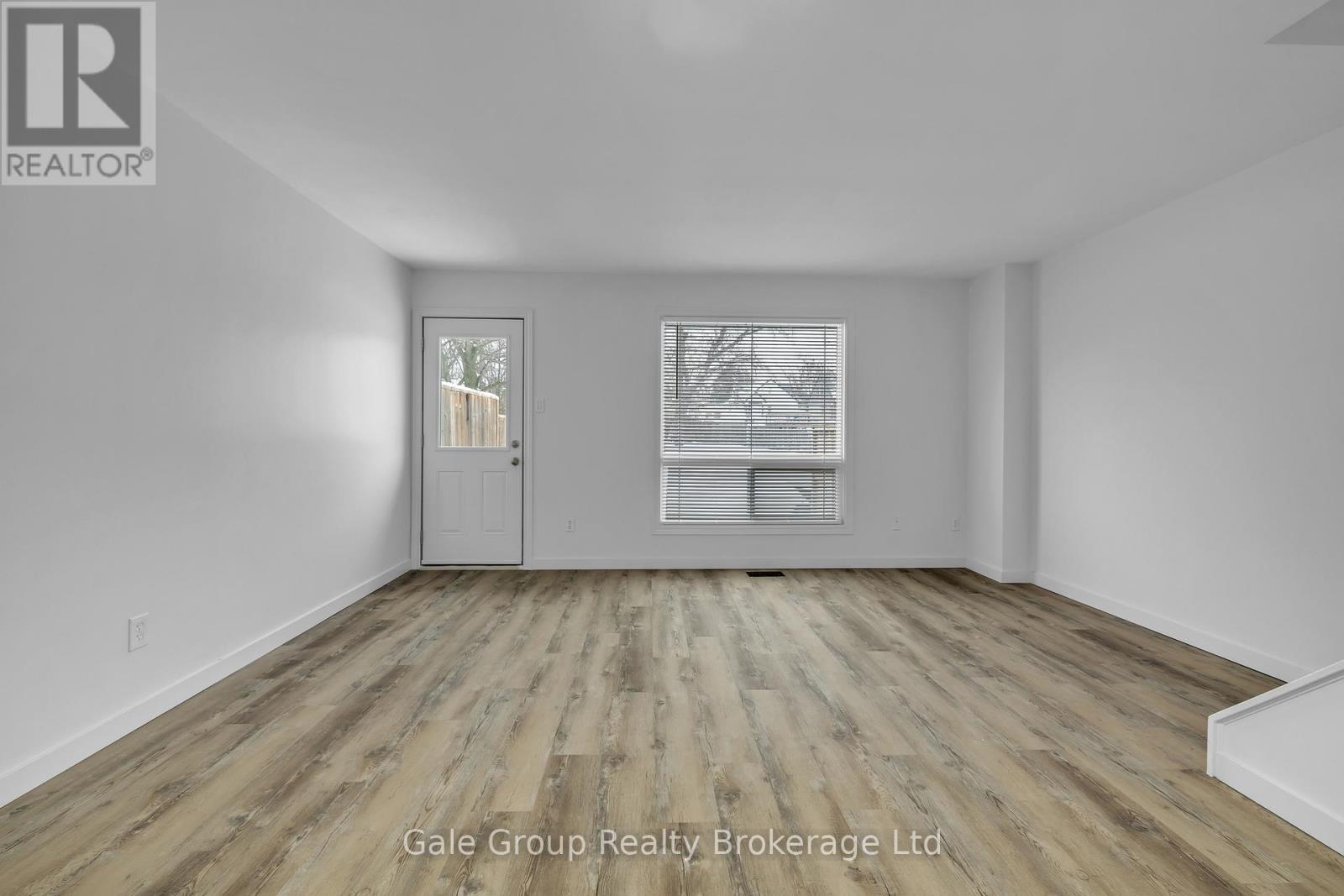 6 - 125 Bay Street, Woodstock (Woodstock - South), ON - Indoor Photo Showing Other Room