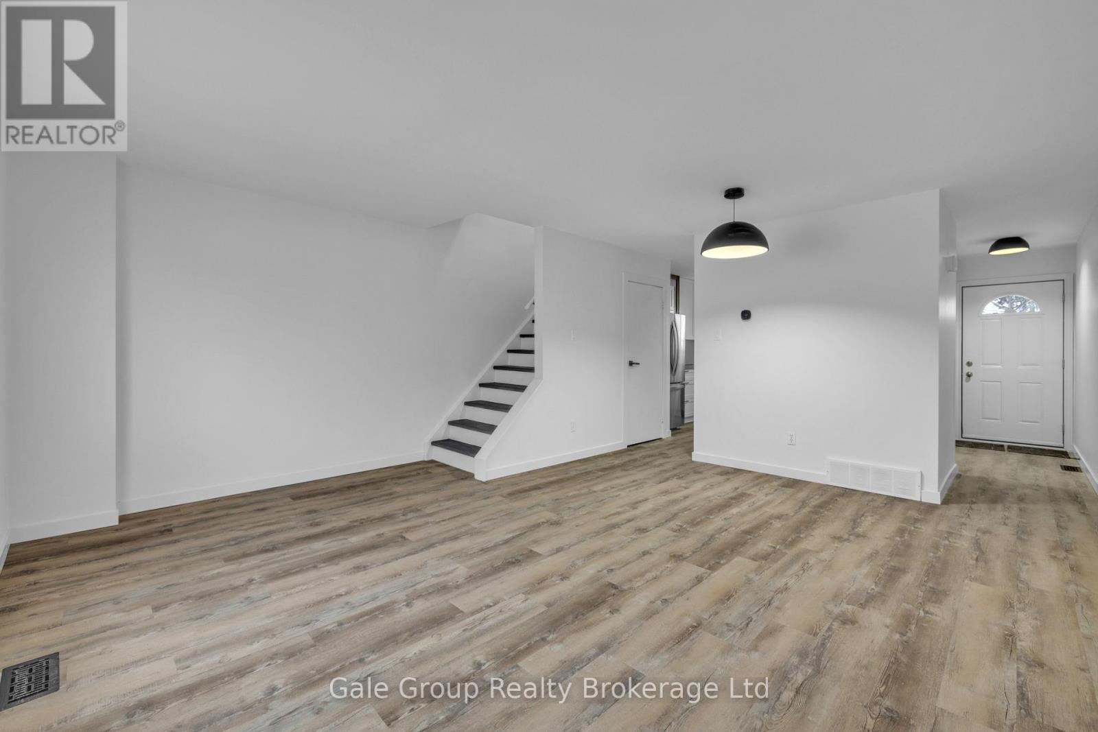 6 - 125 Bay Street, Woodstock (Woodstock - South), ON - Indoor