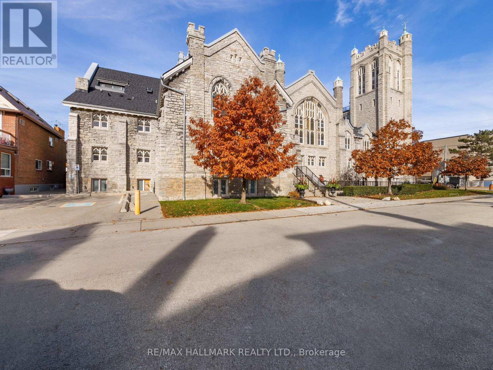 301 - 384 Sunnyside Avenue, Toronto, ON - Outdoor With Facade