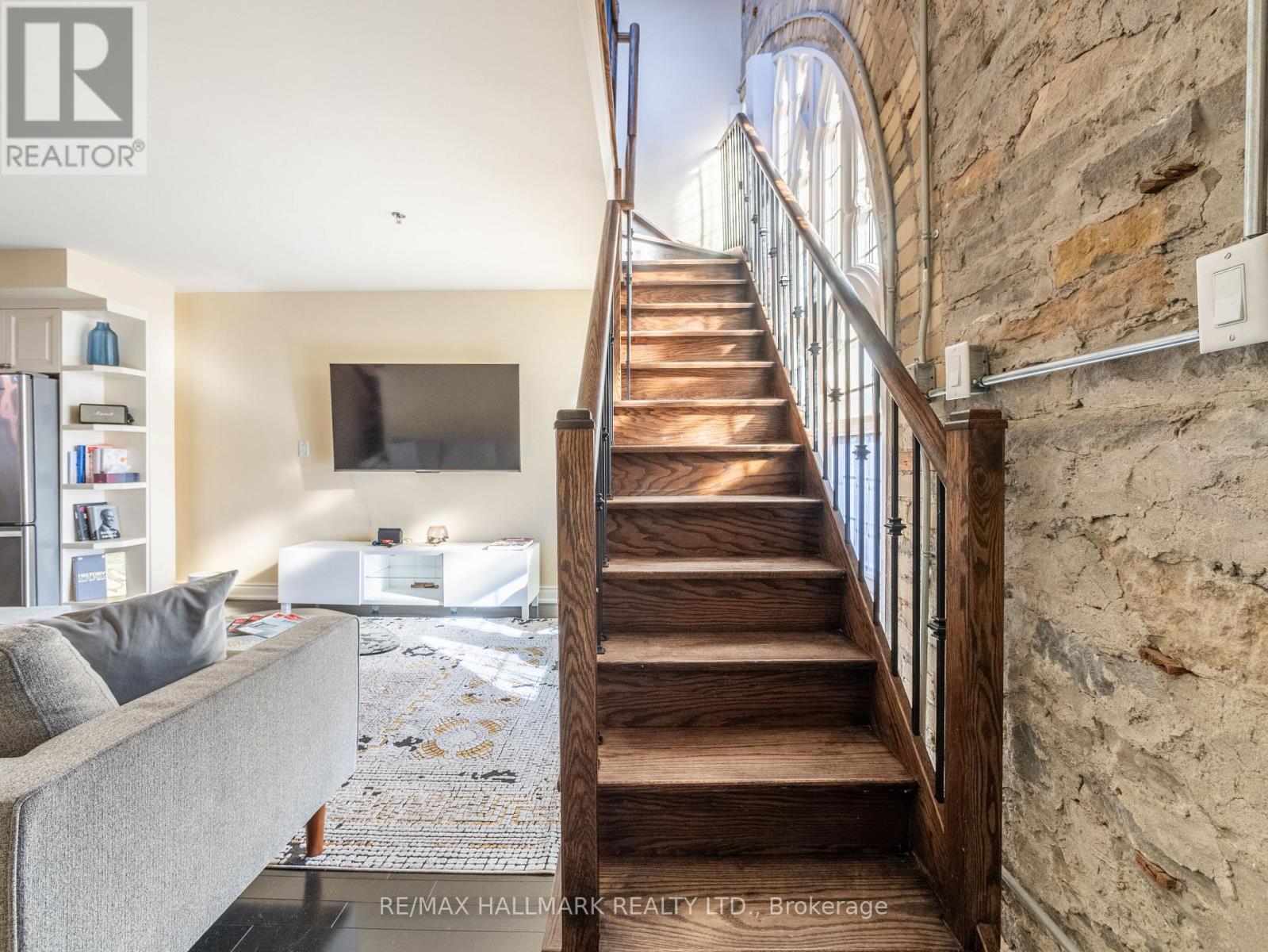 301 - 384 Sunnyside Avenue, Toronto, ON - Indoor