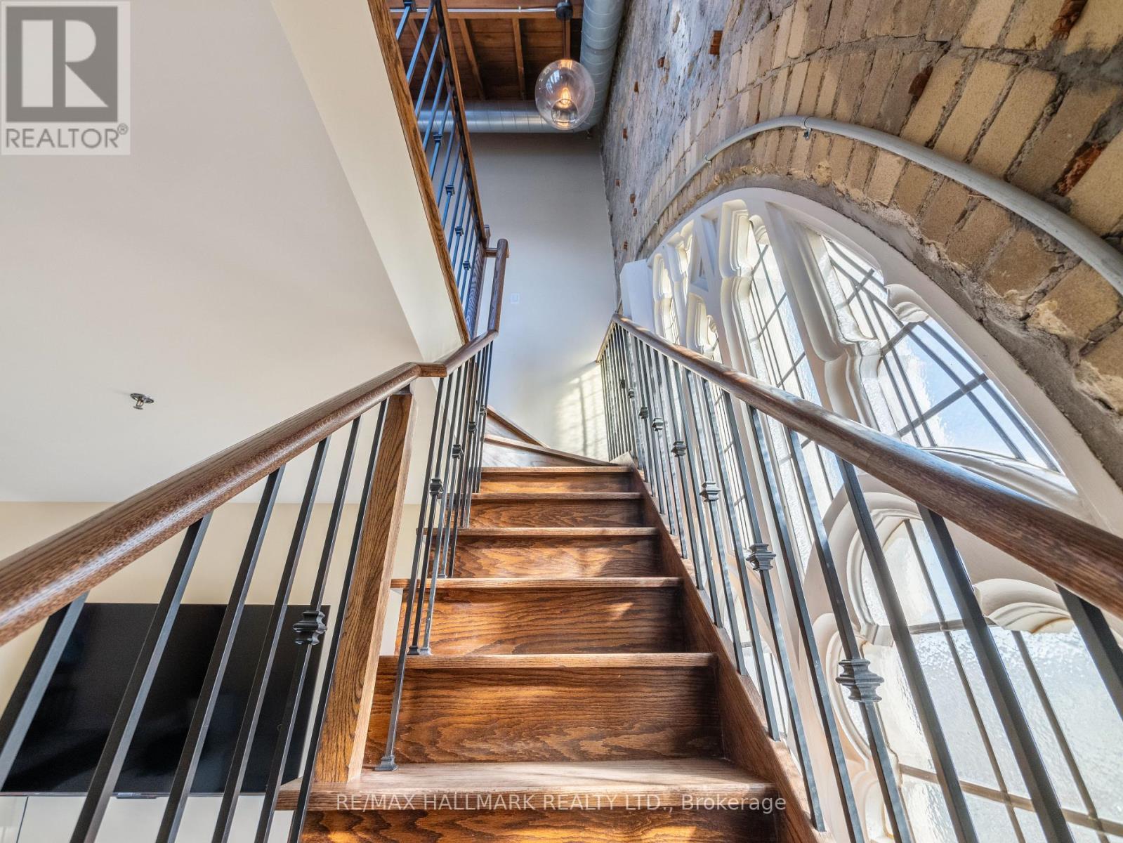 301 - 384 Sunnyside Avenue, Toronto, ON - Indoor Photo Showing Other Room