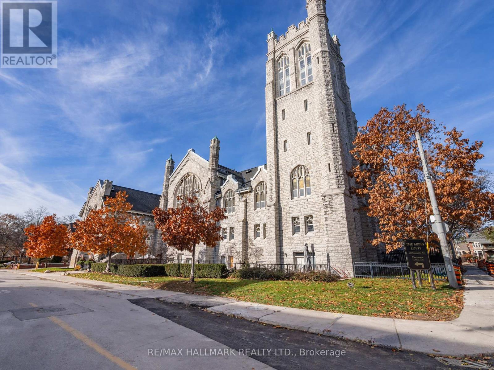301 - 384 Sunnyside Avenue, Toronto, ON - Outdoor With Facade
