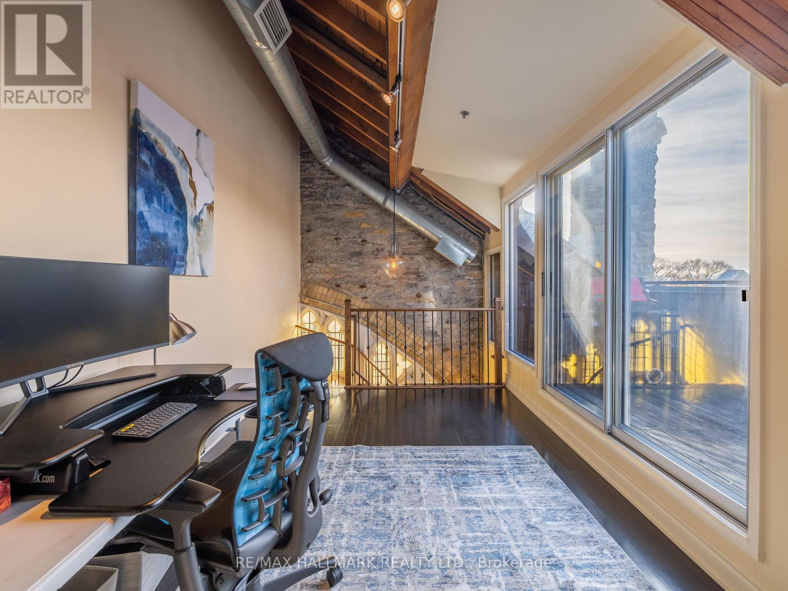 301 - 384 Sunnyside Avenue, Toronto, ON - Indoor Photo Showing Other Room