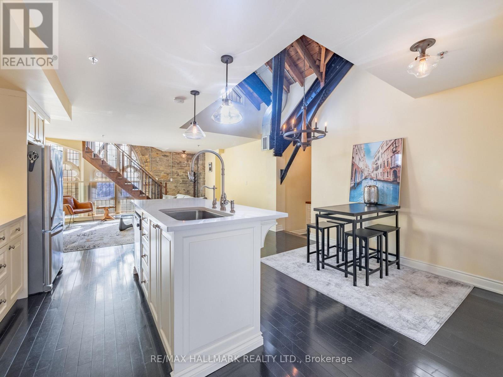 301 - 384 Sunnyside Avenue, Toronto, ON - Indoor