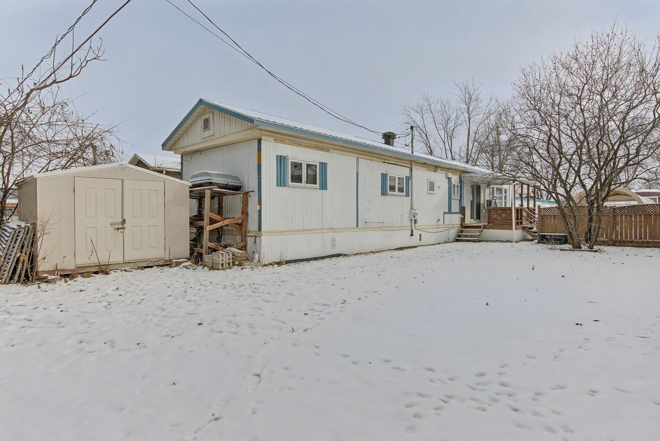 Cour - 316-3950 Boul. Sir-Wilfrid-Laurier, Longueuil (Saint-Hubert), QC - Outdoor