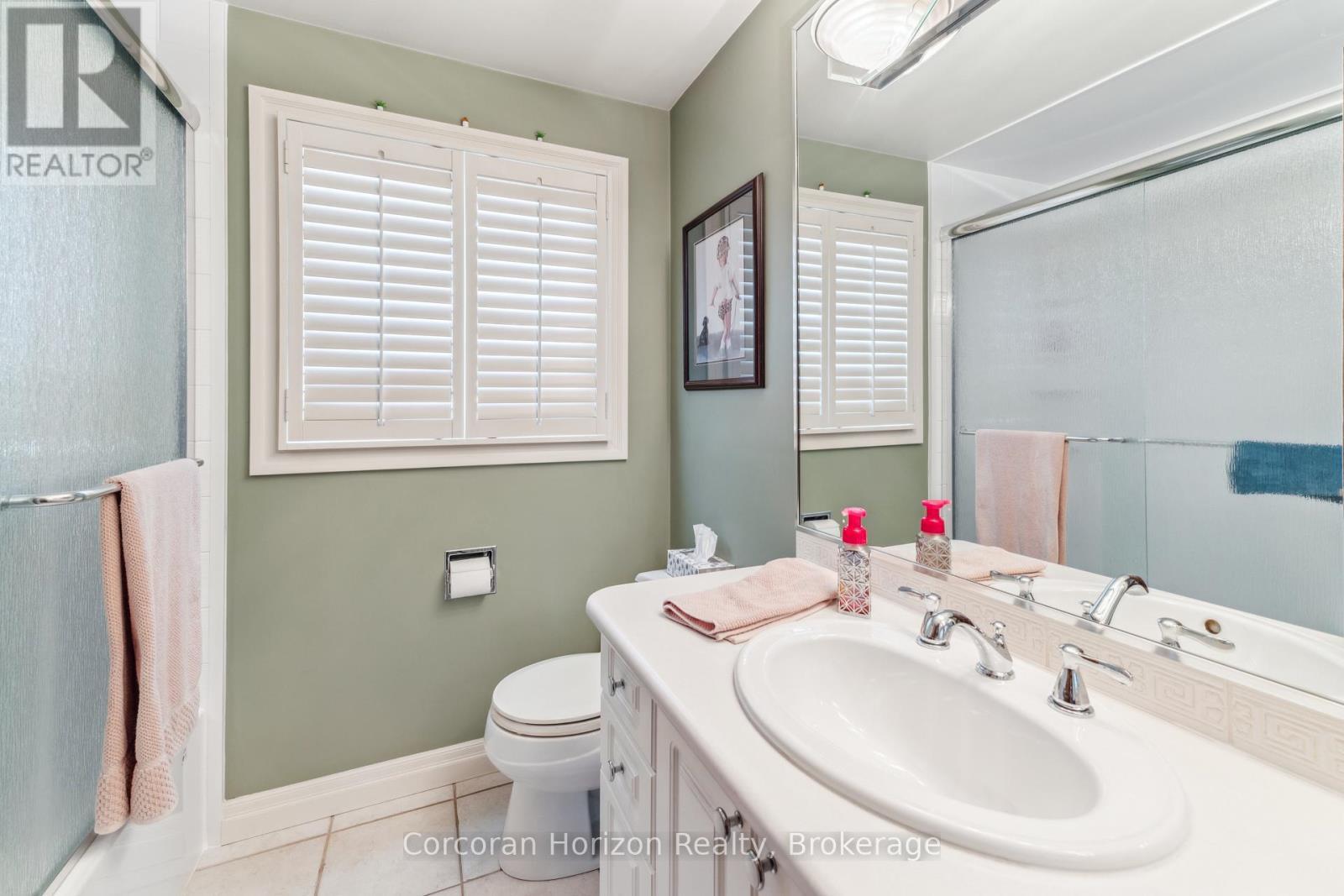 6845 Wilinger Street, Niagara Falls (Stamford), ON - Indoor Photo Showing Bathroom