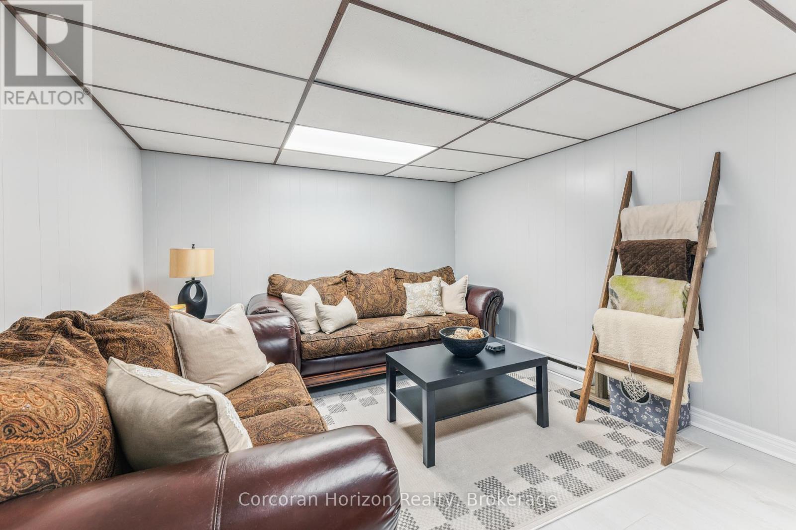 6845 Wilinger Street, Niagara Falls (Stamford), ON - Indoor